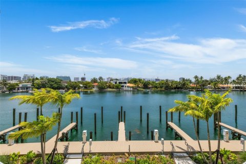 Condo in Bay Harbor Islands, Florida, 1 bedroom  № 2184179 - photo 26