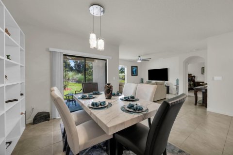 Casa en venta en St. Lucie, Florida, 4 dormitorios, 168.34 m2 № 2177140 - foto 9