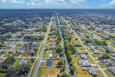 House in Port Charlotte, Florida 3 bedrooms, 125.05 sq.m. № 2081979 - photo 30