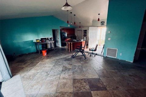 House in Cape Coral, Florida 3 bedrooms, 114.08 sq.m. № 2210914 - photo 12