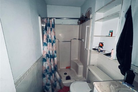 House in Cape Coral, Florida 3 bedrooms, 114.08 sq.m. № 2210914 - photo 23