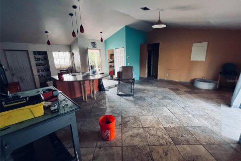House in Cape Coral, Florida 3 bedrooms, 114.08 sq.m. № 2210914 - photo 17