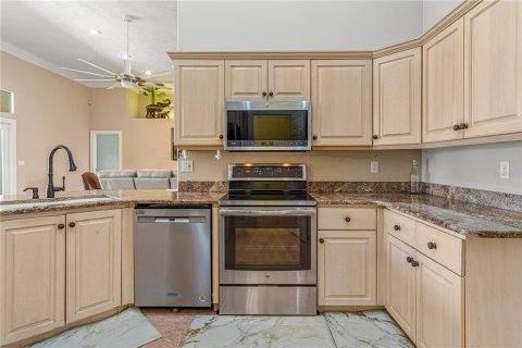 House in Port Orange, Florida 4 bedrooms, 253.07 sq.m. № 1800196 - photo 23