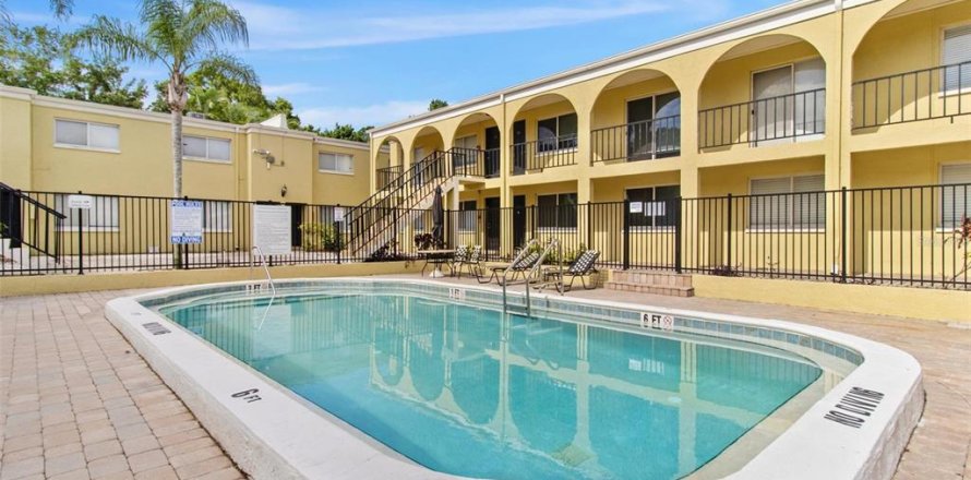 Condominio en Tampa, Florida, 1 dormitorio  № 1786153