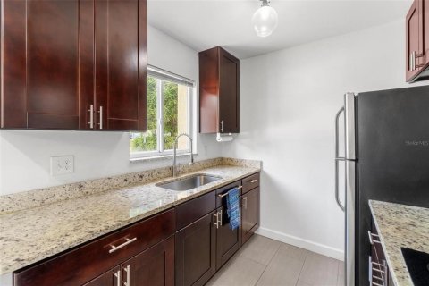 Condominio en venta en Tampa, Florida, 1 dormitorio, 55.74 m2 № 1786153 - foto 7
