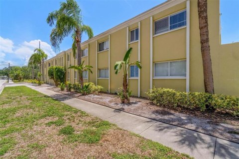 Condominio en venta en Tampa, Florida, 1 dormitorio, 55.74 m2 № 1786153 - foto 15