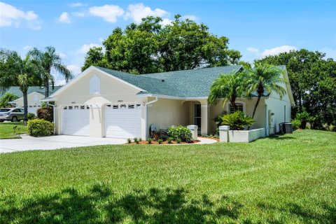 House in Groveland, Florida 2 bedrooms, 107.02 sq.m. № 1876480 - photo 1