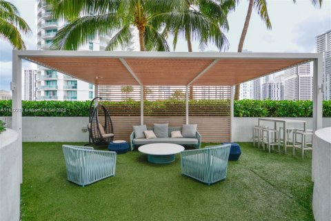 Condo in Miami, Florida, 1 bedroom  № 1937722 - photo 27