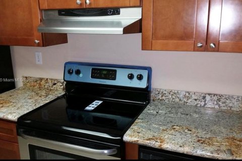 Condo in Miami Beach, Florida, 1 bedroom  № 1972080 - photo 6