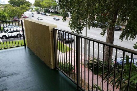 Condo in Miami Beach, Florida, 1 bedroom  № 1972080 - photo 5