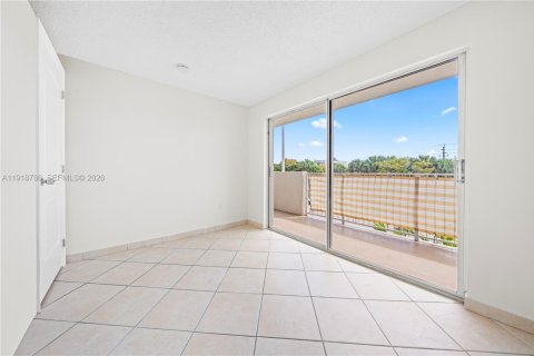 Condominio en venta en Miami Beach, Florida, 1 dormitorio, 68.84 m2 № 1972080 - foto 12