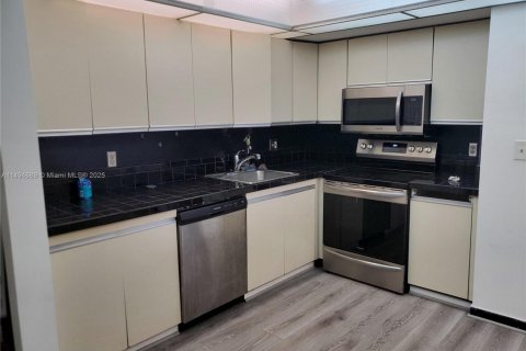 Copropriété à vendre à Hallandale Beach, Floride: 2 chambres, 146.79 m2 № 1977334 - photo 7