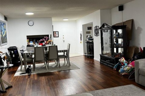 Copropriété à vendre à Hallandale Beach, Floride: 2 chambres, 146.79 m2 № 1977334 - photo 5