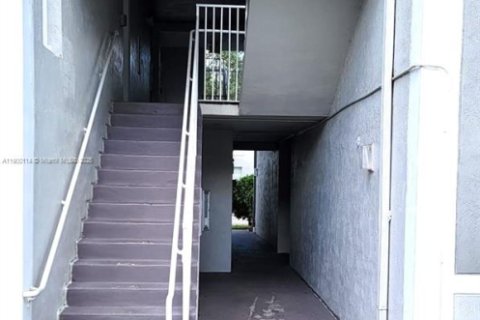 Condominio en venta en Pembroke Pines, Florida, 3 dormitorios, 115.2 m2 № 1952655 - foto 6