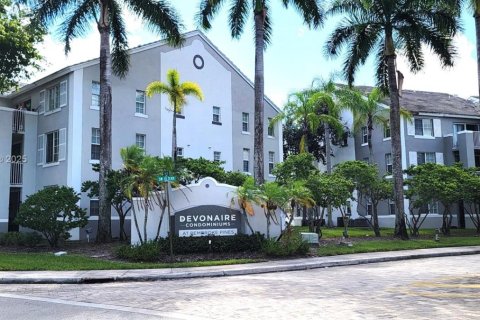Condominio en venta en Pembroke Pines, Florida, 3 dormitorios, 115.2 m2 № 1952655 - foto 2