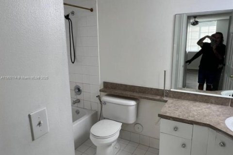 Condominio en venta en Pembroke Pines, Florida, 3 dormitorios, 115.2 m2 № 1952655 - foto 14