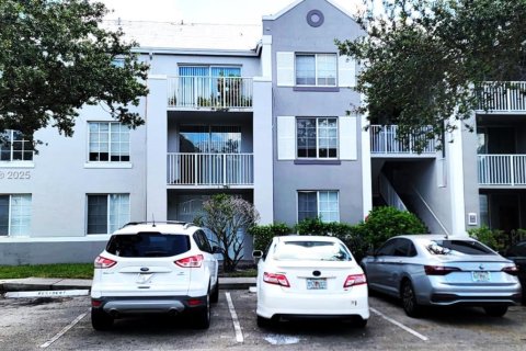 Condominio en venta en Pembroke Pines, Florida, 3 dormitorios, 115.2 m2 № 1952655 - foto 5