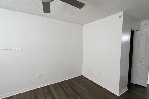 Condominio en venta en Pembroke Pines, Florida, 3 dormitorios, 115.2 m2 № 1952655 - foto 12