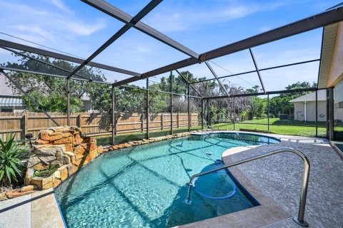 House in Sebastian, Florida 3 bedrooms, 175.21 sq.m. № 2083524 - photo 7