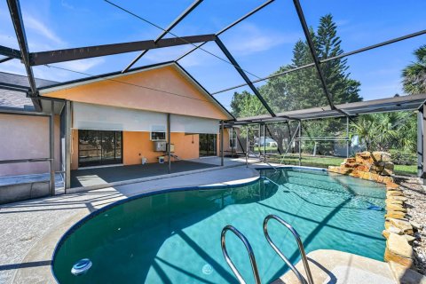 House in Sebastian, Florida 3 bedrooms, 175.21 sq.m. № 2083524 - photo 6