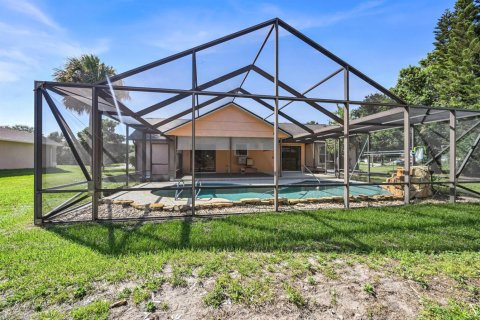 House in Sebastian, Florida 3 bedrooms, 175.21 sq.m. № 2083524 - photo 15