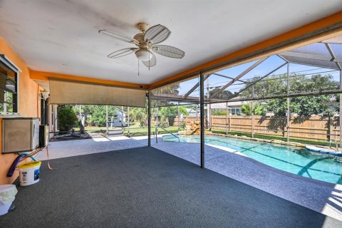 House in Sebastian, Florida 3 bedrooms, 175.21 sq.m. № 2083524 - photo 12
