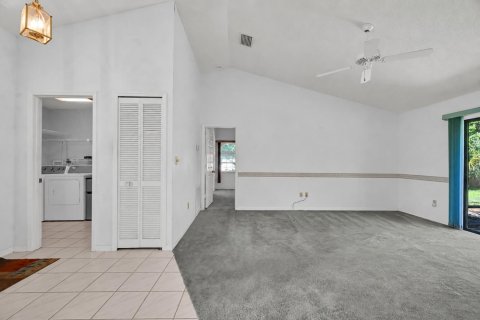 House in Sebastian, Florida 3 bedrooms, 175.21 sq.m. № 2083524 - photo 27