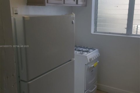 Condominio en alquiler en Miami Beach, Florida, 38 m2 № 1991913 - foto 6