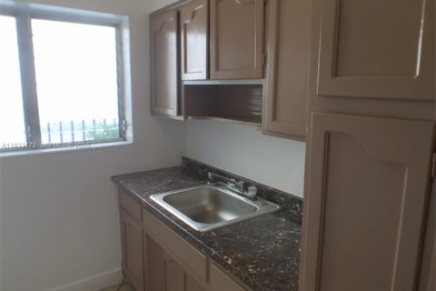 Condominio en alquiler en Miami Beach, Florida, 38 m2 № 1991913 - foto 7