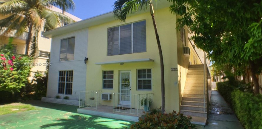 Estudio en el Condominio en Miami Beach, Florida  № 1991913