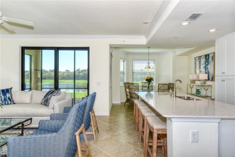 Condo in Bradenton, Florida, 2 bedrooms in LAKEWOOD NATIONAL  № 1680864 - photo 8