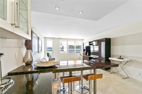 Copropriété à louer à Miami Beach, Floride: 1 chambre, 76.18 m2 № 1694654 - photo 5