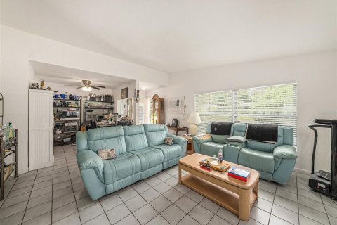 Villa ou maison à vendre à Palm Harbor, Floride: 4 chambres, 137.87 m2 № 1906683 - photo 5