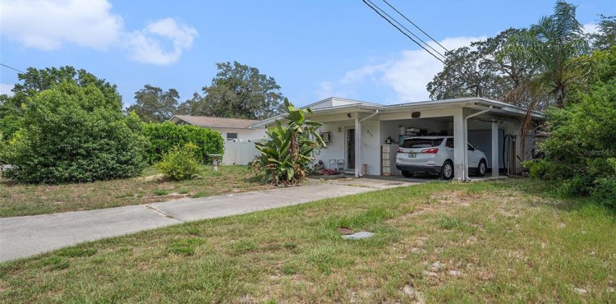 Villa ou maison à Palm Harbor, Floride 4 chambres, 137.87 m2 № 1906683