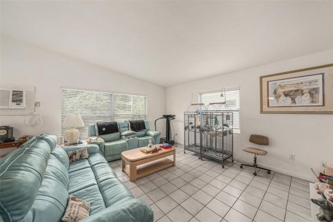 Villa ou maison à vendre à Palm Harbor, Floride: 4 chambres, 137.87 m2 № 1906683 - photo 6
