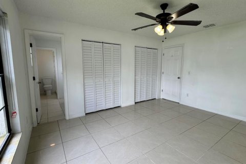 Villa ou maison à louer à Kissimmee, Floride: 3 chambres, 127.93 m2 № 2419033 - photo 4