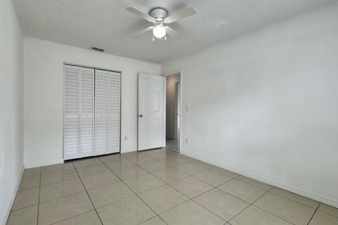 Villa ou maison à louer à Kissimmee, Floride: 3 chambres, 127.93 m2 № 2419033 - photo 7