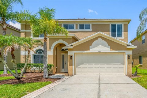 House in Land O' Lakes, Florida 3 bedrooms, 219.81 sq.m. № 2196408