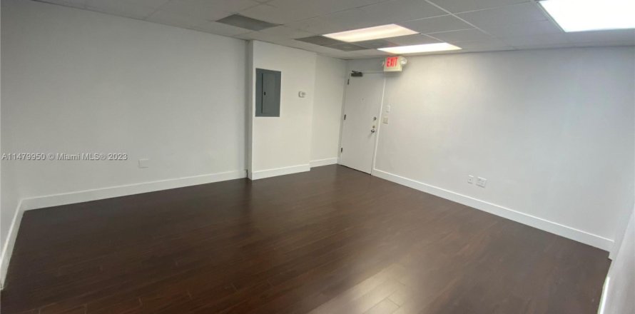 Bureau à Miami Lakes, Floride № 815458