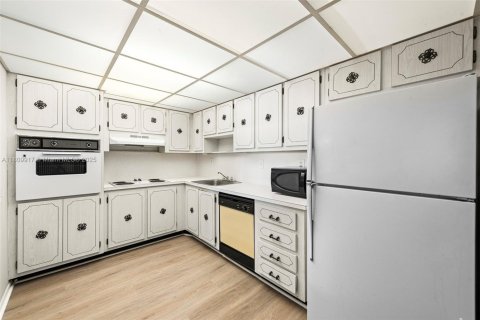 Copropriété à vendre à Sunny Isles Beach, Floride: 1 chambre, 93.37 m2 № 1935607 - photo 8