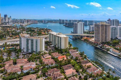 Copropriété à vendre à Sunny Isles Beach, Floride: 1 chambre, 93.37 m2 № 1935607 - photo 23