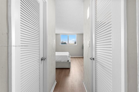 Copropriété à vendre à Sunny Isles Beach, Floride: 1 chambre, 93.37 m2 № 1935607 - photo 12