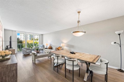 Copropriété à vendre à Sunny Isles Beach, Floride: 1 chambre, 93.37 m2 № 1935607 - photo 5