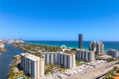 Copropriété à vendre à Sunny Isles Beach, Floride: 1 chambre, 93.37 m2 № 1935607 - photo 1