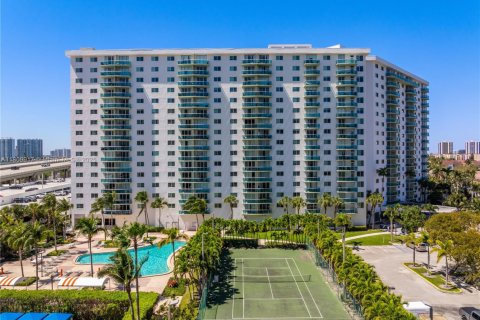 Copropriété à vendre à Sunny Isles Beach, Floride: 1 chambre, 93.37 m2 № 1935607 - photo 20