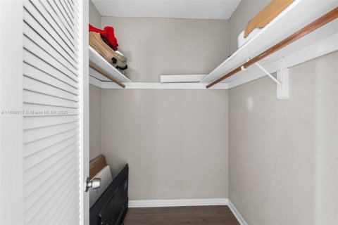 Copropriété à vendre à Sunny Isles Beach, Floride: 1 chambre, 93.37 m2 № 1935607 - photo 16