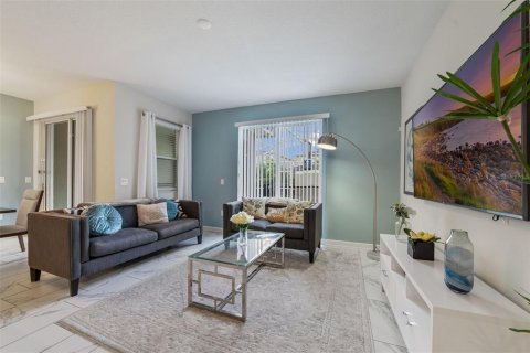 Townhouse in Davenport, Florida 4 bedrooms, 177.81 sq.m. № 2121105 - photo 4