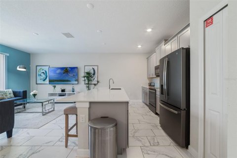 Townhouse in Davenport, Florida 4 bedrooms, 177.81 sq.m. № 2121105 - photo 7