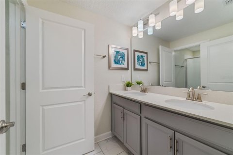 Townhouse in Davenport, Florida 4 bedrooms, 177.81 sq.m. № 2121105 - photo 20