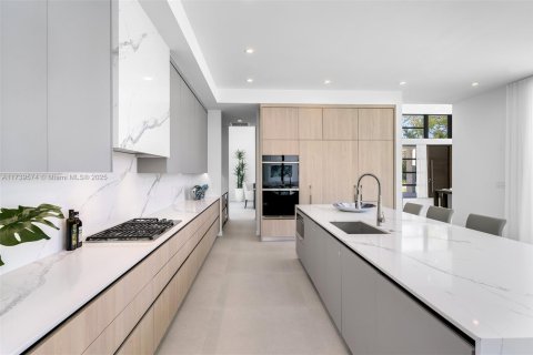 Casa en venta en Pinecrest, Florida, 7 dormitorios, 640.84 m2 № 1488198 - foto 10